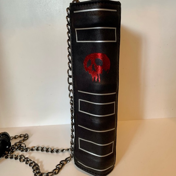 Rare Disney Snow White Evil Queen Book Purse - Picture 4 of 9